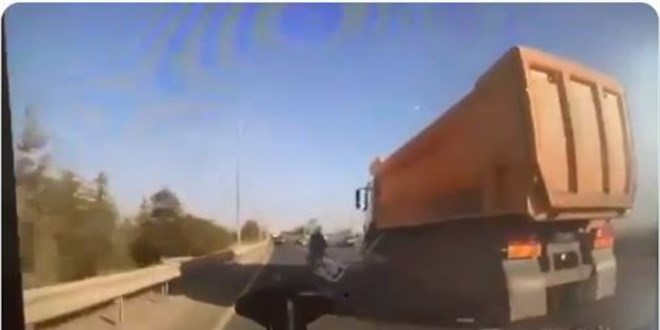 Bilerek motosiklete çarpan kamyon şoförüne para cezası