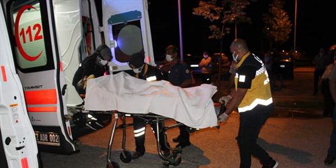 Kavgaya müdahalede ayağı ezilen polis hastaneye kaldırıldı