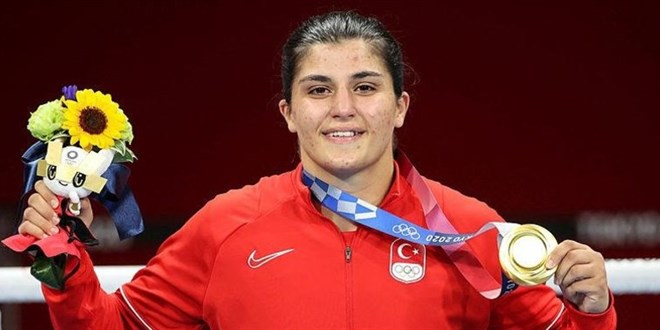 69 kiloda Busenaz Sürmeneli, altın madalya kazandı