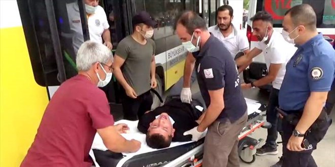 Bursa'da halk otobüsü şoförü araçta fenalaşan yolcuyu hastaneye yetiştirdi