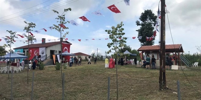 Yıllarca atıl olan okul kadınların fabrikası oldu