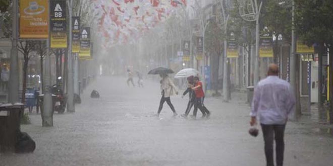 Meteoroloji il il uyardı! Çok kuvvetli geliyor