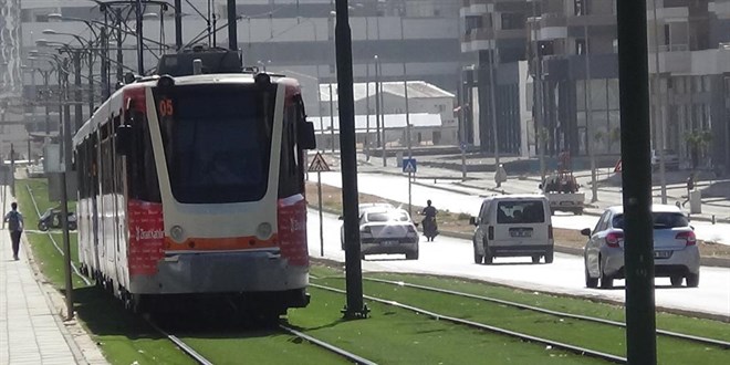 Tramvayın çarptığı genç kız, 12 günlük yaşam savaşını kaybetti