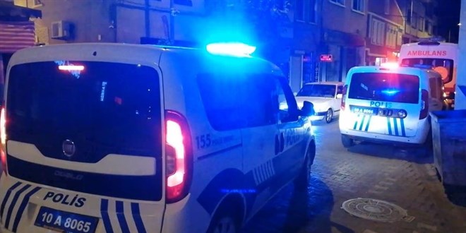 Yakınlarının haber alamadığı emekli astsubay evinde ölü bulundu