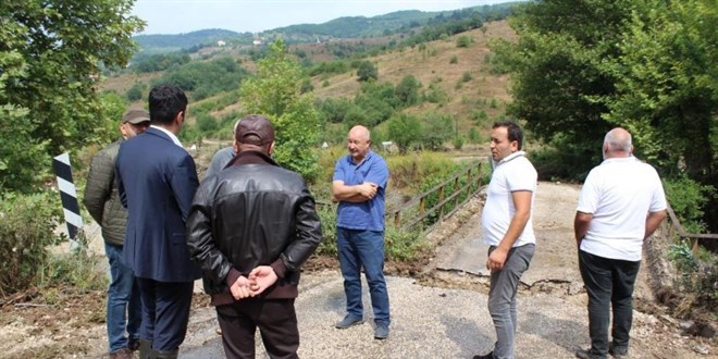 Karabük'te köprü çöktü, yol ulaşıma kapandı