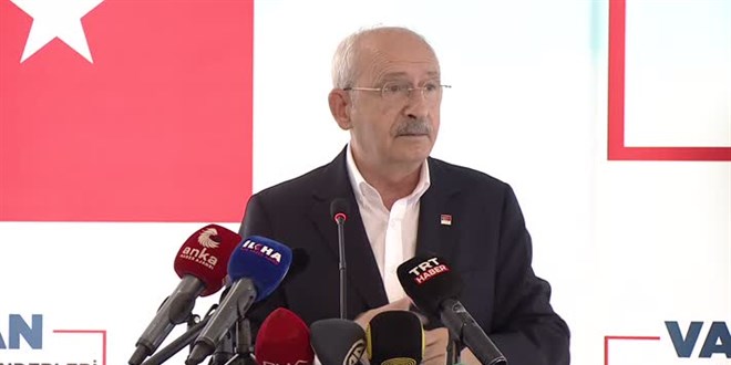 Kılıçdaroğlu, Van'da kanaat önderleriyle bir araya geldi