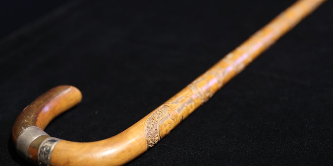 Atat�rk'e ait oldu�u iddia edilen baston kay�tlardan ��kmad�, Bakanl�k inceleme ba�latt�