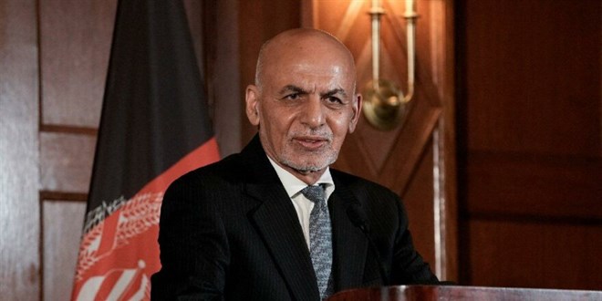 Afganistan Cumhurbakan lkesini terk etti