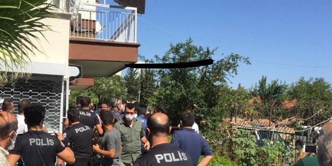 Husumetli aileler birbirine girdi, polis ayırmakta güçlük çekti