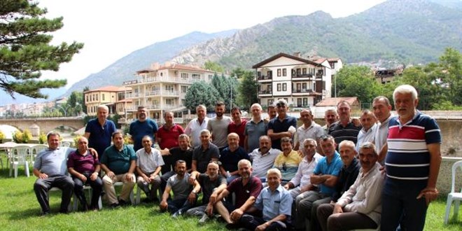 Asker arkadaşlarının 30 yıl sonra duygulandıran buluşması