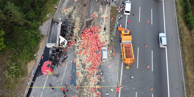 Anadolu Otoyolu'nda zincirleme trafik kazası: 6 yaralı