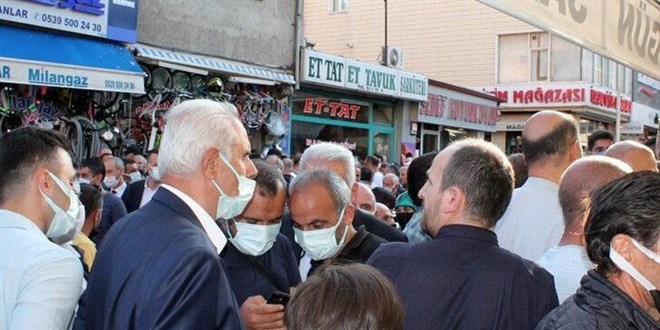 Meral Akşener'in Bayburt ziyaretinde arbede yaşandı