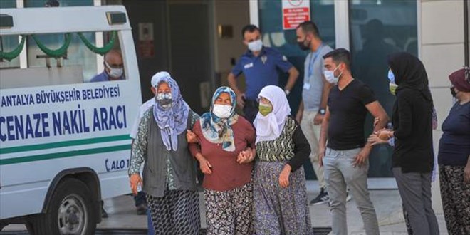 Antalya'da boğanın saldırısına uğrayan kişi öldü