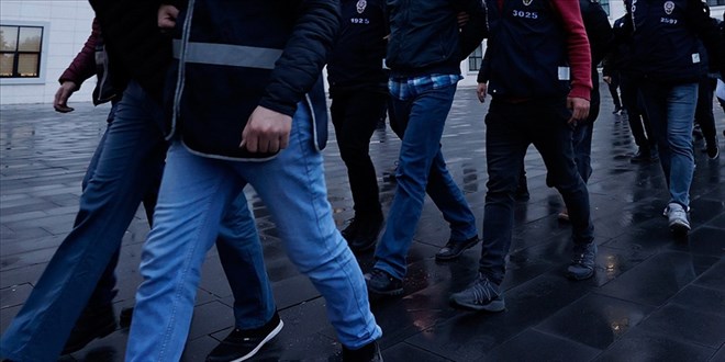 Yunanistan'a kamaya alrken yakalanan 7 FET phelisi tutukland
