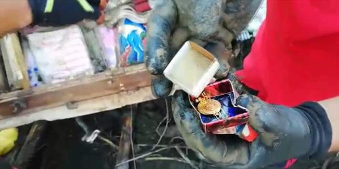 Selde hayatını kaybeden genç kızın çeyiz sandığındaki ziynet eşyaları teslim edildi