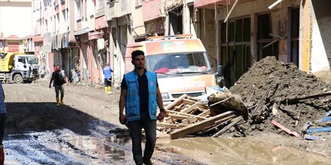 Bozkurtlu imam, 30'dan çok kişinin helikopterle kurtarılmasını sağladı