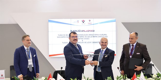 TÜBİTAK, IDEF'te stratejik iş birliği anlaşmalarına imza attı