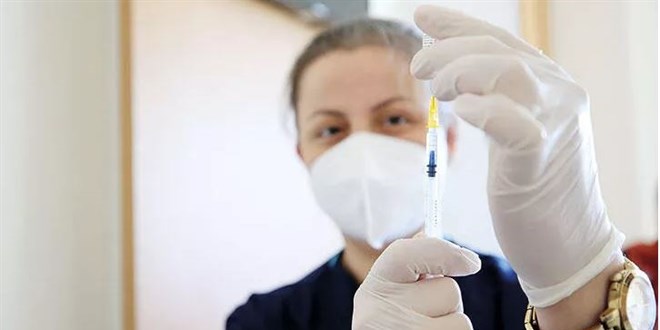 Üniversiteli 'aşı'dan yana