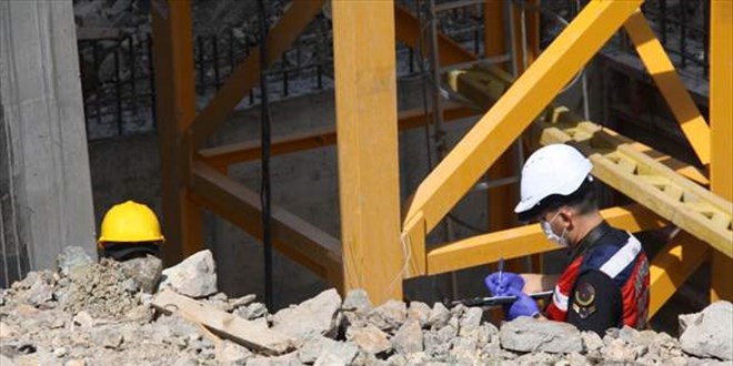 Artvin'de viyadük inşaatından düşen işçi hayatını kaybetti