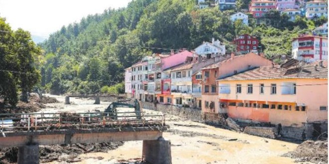 Taşkın felaketinde 'köprü' tartışması
