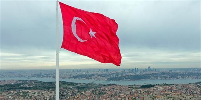 Trkiye'nin en byk bayraklar stanbul Boaz'nn iki yakasnda dalgalanacak