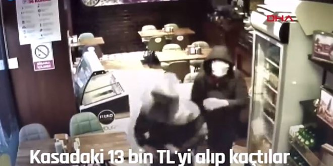Kasiyerin gasp oyunu: Silahlı hırsızlar arkadaşı çıktı