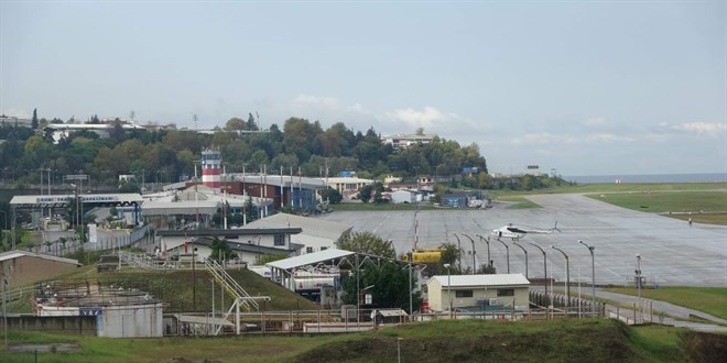 Trabzon Havaliman�, pistindeki �atlama nedeniyle u�u� trafi�ine kapat�ld�