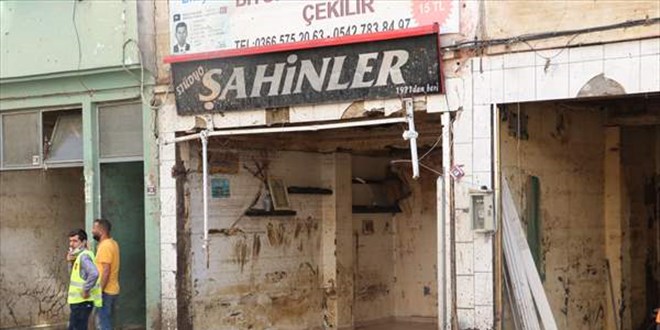 Bozkurt'taki sel suları yarım asırlık fotoğrafçının da anılarını götürdü