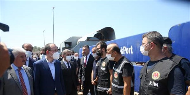 Ticaret Bakanı Mehmet Muş, İskenderun Limanı'nda inceleme yaptı