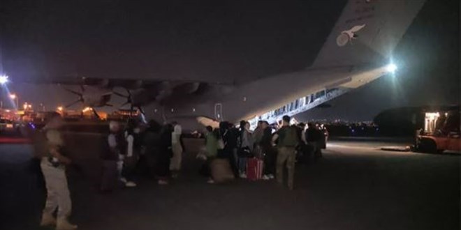 Kabil'deki 229 Türk vatandaşı daha 'uçan kale' ile tahliye edildi