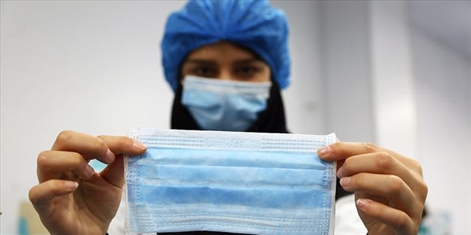 Çift maske, 'maskne' sorununu arttırıyor