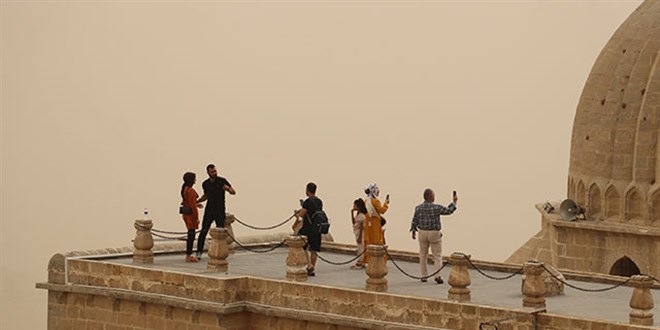 Mardin'de toz bulutu hayatı olumsuz etkiledi