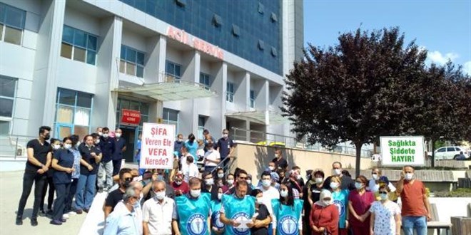 Sağlık çalışanlarına şiddet protesto edildi