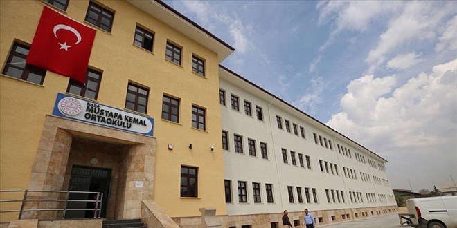 Depremin etkiledi�i Elaz��'da yeni okul binalar� y�kseliyor