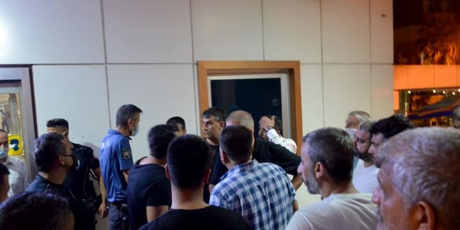 3 personeli darbedilen hastane: Tehditler devam ediyor
