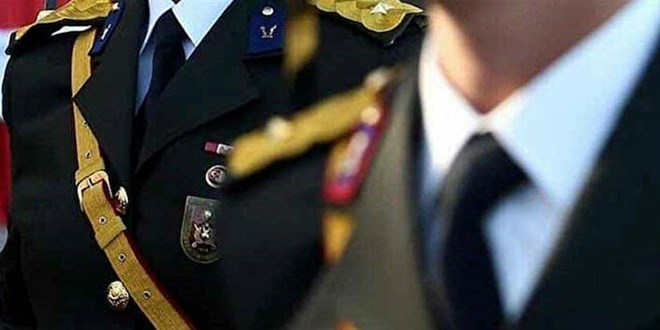 Azerbaycan'a 4 general