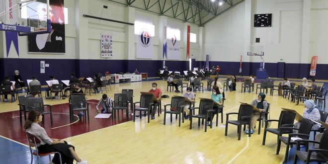 T�rkiye'de tek olan hal� tasar�m b�l�m� ilk ��rencilerini ald�