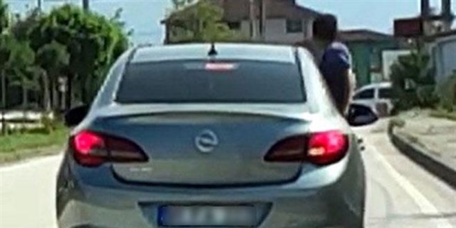 Otomobilin camında yolculuğa 1042 lira ceza