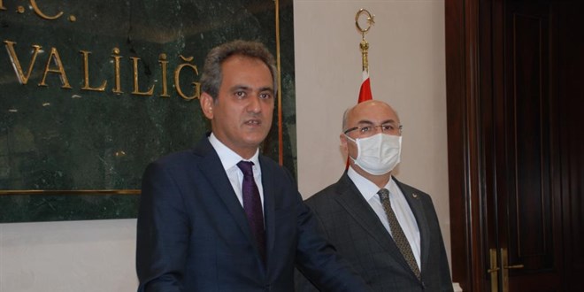 Bakan Özer'den ilk resmi ziyaretinde '6 Eylül' açıklaması