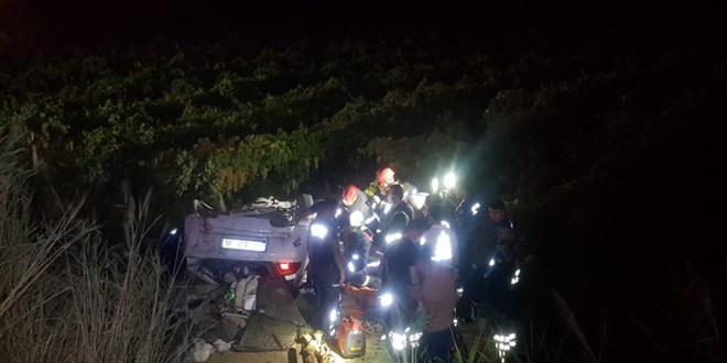Manisa'da işçi servisi otomobille çarpıştı: 3 ölü, 7 yaralı
