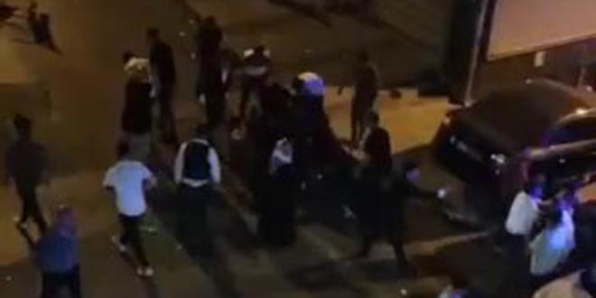 Sultangazi'de polis ekipleri saldırıya uğradı: 4 polis yaralı