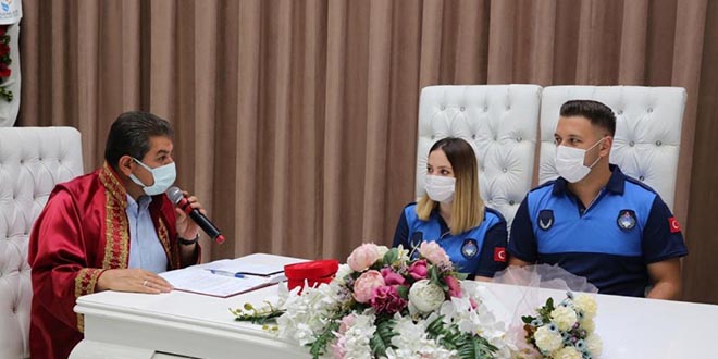 Zabta memurlar niformalaryla 'evet' dedi