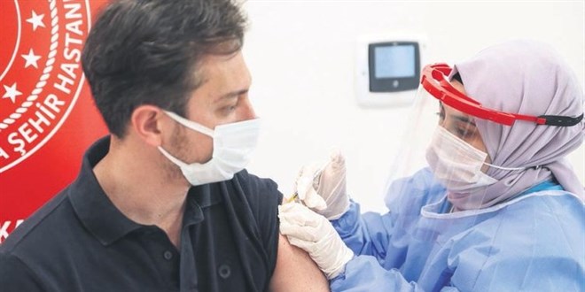 884 bin kişiyle aşının güvenliği ispatlandı! mRNA aşıları güvenli