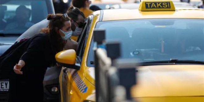 İstanbul'da her iki kadından biri gece taksiye binmekten korkuyor