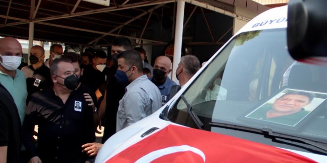 Başkan Böcek'ten, koronadan kaybettiği ağabeyine son görev