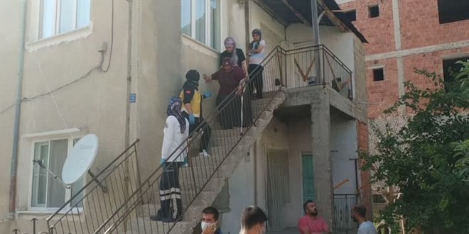 Karaman'da çıkan silahlı kavgada balkonda uyuyan kadın vuruldu