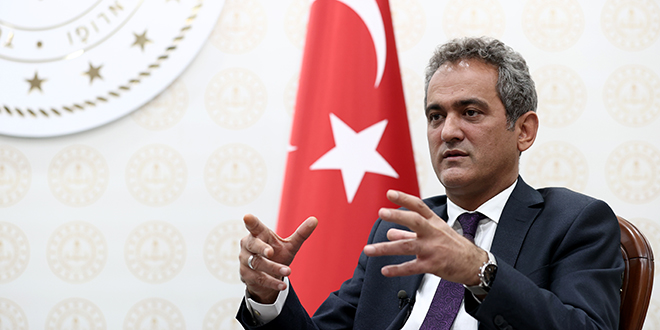 Bakan Özer: 3 Eylül'de 20 bin öğretmenin atamasını yapacağız