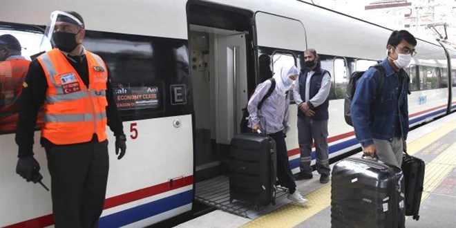 Trenlerde a�� kart� ve PCR testi zorunlulu�u 6 Eyl�l'de ba�l�yor