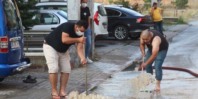 Başkentte sağanak yağış etkili oldu