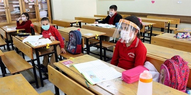 Çocuklar ve okul toplum için risk değil
